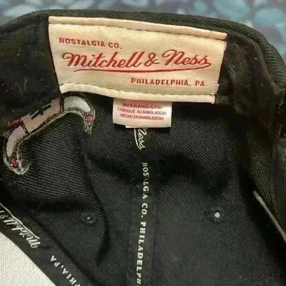 Chicago Bulls Cap - Lot of 2 - Picture 14 of 15